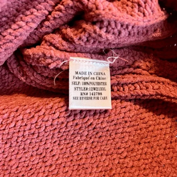 LoveRiche Women’s Mauve Cropped Sweater Size Medium - Picture 5 of 7